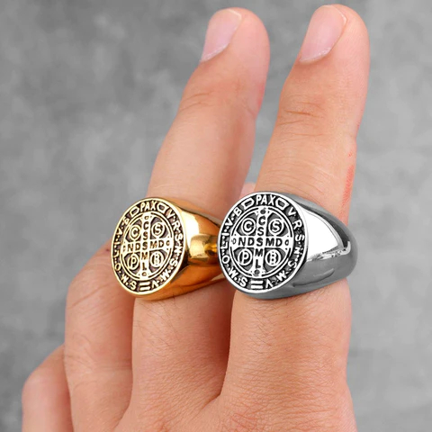 Cette puissante bague de chance magique avec son talisman magique est un pouvoir conçu par le maître marabout DAH TADO pour gagner les jeux